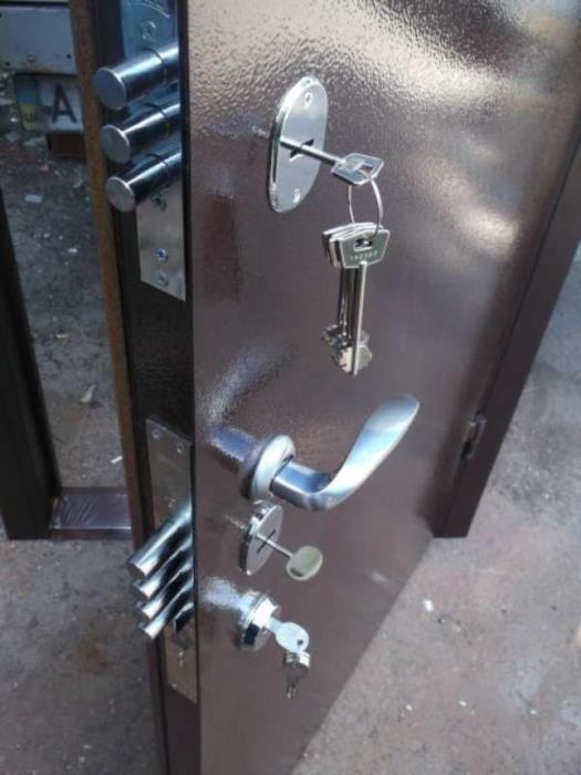 Вxoдные металлические двери под заказ