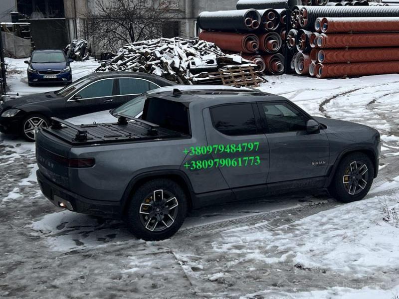 Силова кришка для кузова пікапа Rivian R1T  захист стиль та функціональність