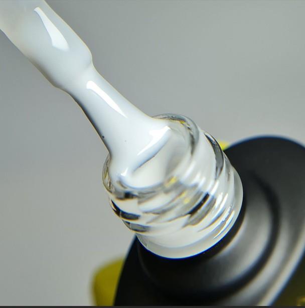 Must Have Молочний Гель-лак Izzy Premium Milky для ідеального покриття