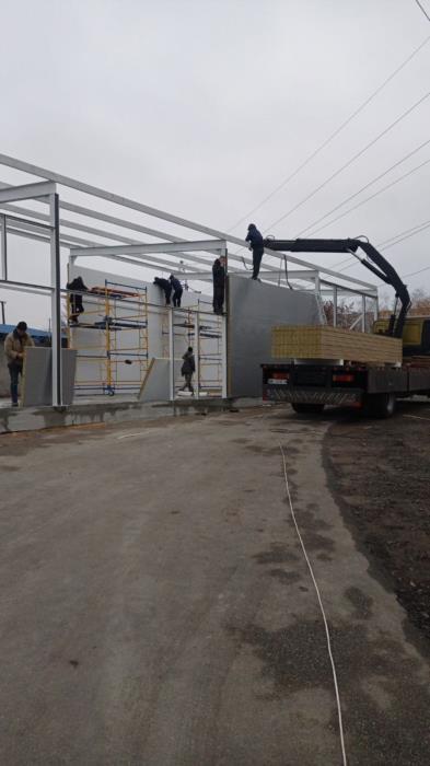 Монтаж сендвіч-панелей металоконструкцій профлист