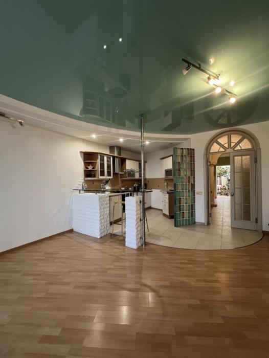 Терміновий продаж Будинок в Совіньйоні з прямим видом на море Одеса  - изображениe 5