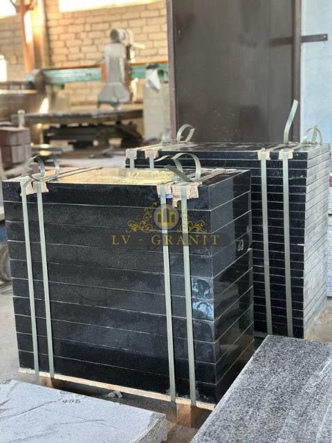 Памятники з граніту граніт оптом від LV-Granit