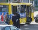 В Киеве женщина-водитель трамвая побила наглого маршрутчика